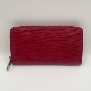 💎✨AUTHENTIC✨💎 Louis Vuitton Epi leather Zippy wallet
